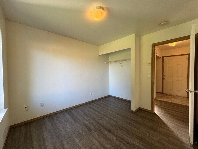 Building Photo - BH T 1335