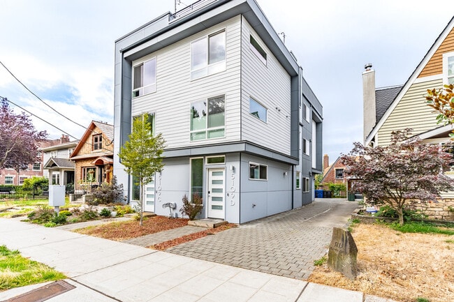 Building Photo - 5109C Phinney Ave N