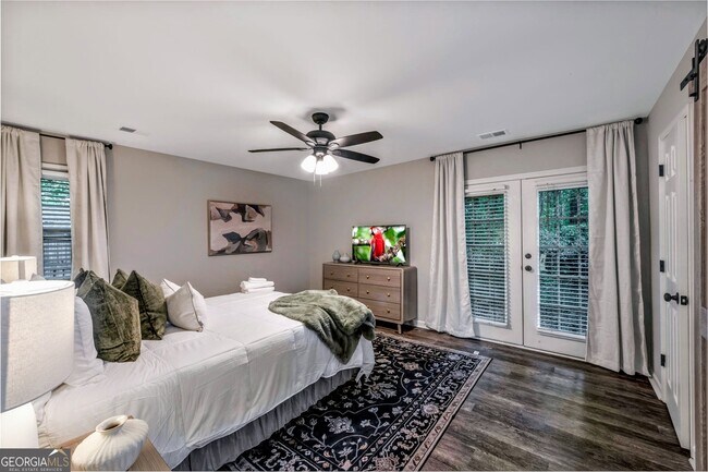 Building Photo - 2660 Indian Lake Dr