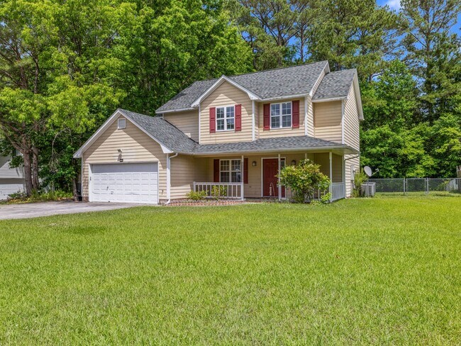 Building Photo - Country Club Area!