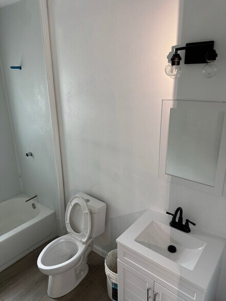 Building Photo - 1612 Live Oak Ave