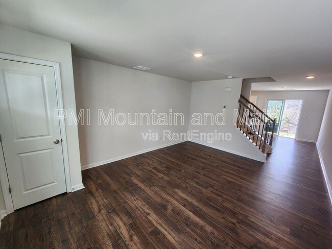Building Photo - 16 Virginia Cmns Dr