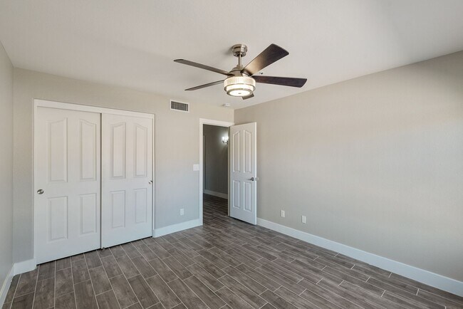 Building Photo - Ironwood Village - Completely Remodeled Interior, Single Level with Pool!