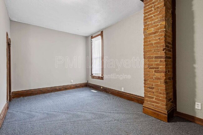 Building Photo - 605 N Perry St