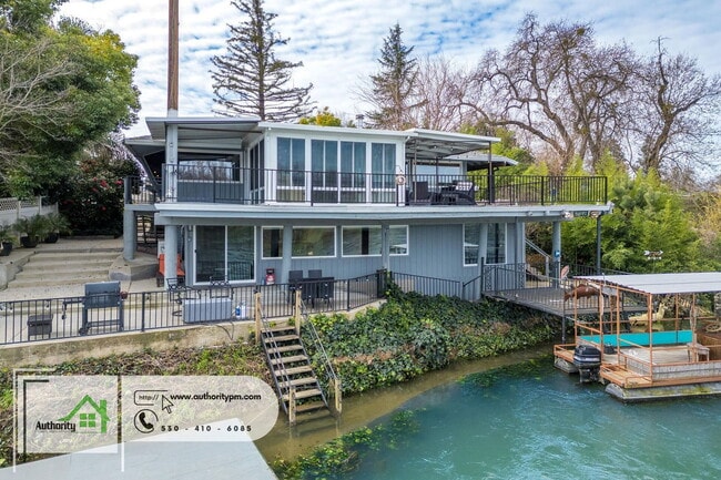 Building Photo - 3317 Riverside Dr