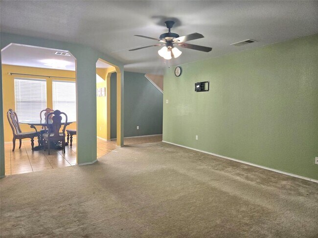 Building Photo - 133 Hillhouse Ln