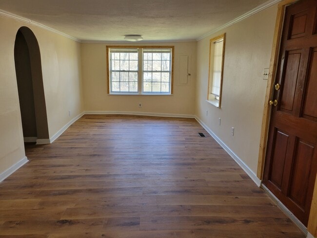 Building Photo - 895 W Schmitt Rd