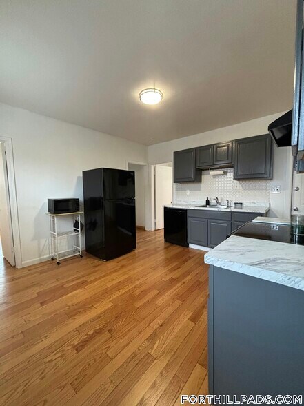 Building Photo - 155 Centre St