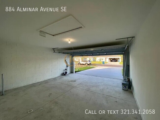 Building Photo - 884 Alminar Ave SE