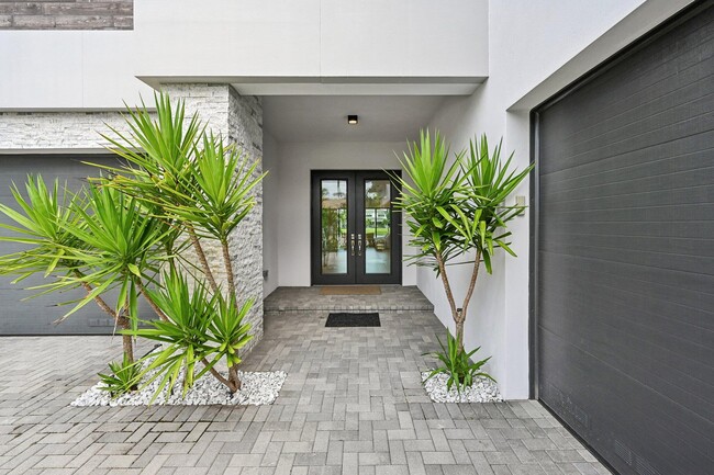 Building Photo - 17070 Rainbow Fls Trl