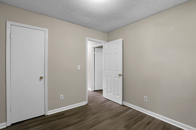 Building Photo - 1229 Creek Forest Ct NW