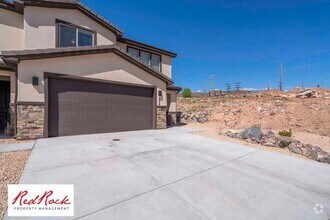 Building Photo - Spacious End Unit Townhome in Hurricane He...