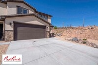 Building Photo - Spacious End Unit Townhome in Hurricane He...