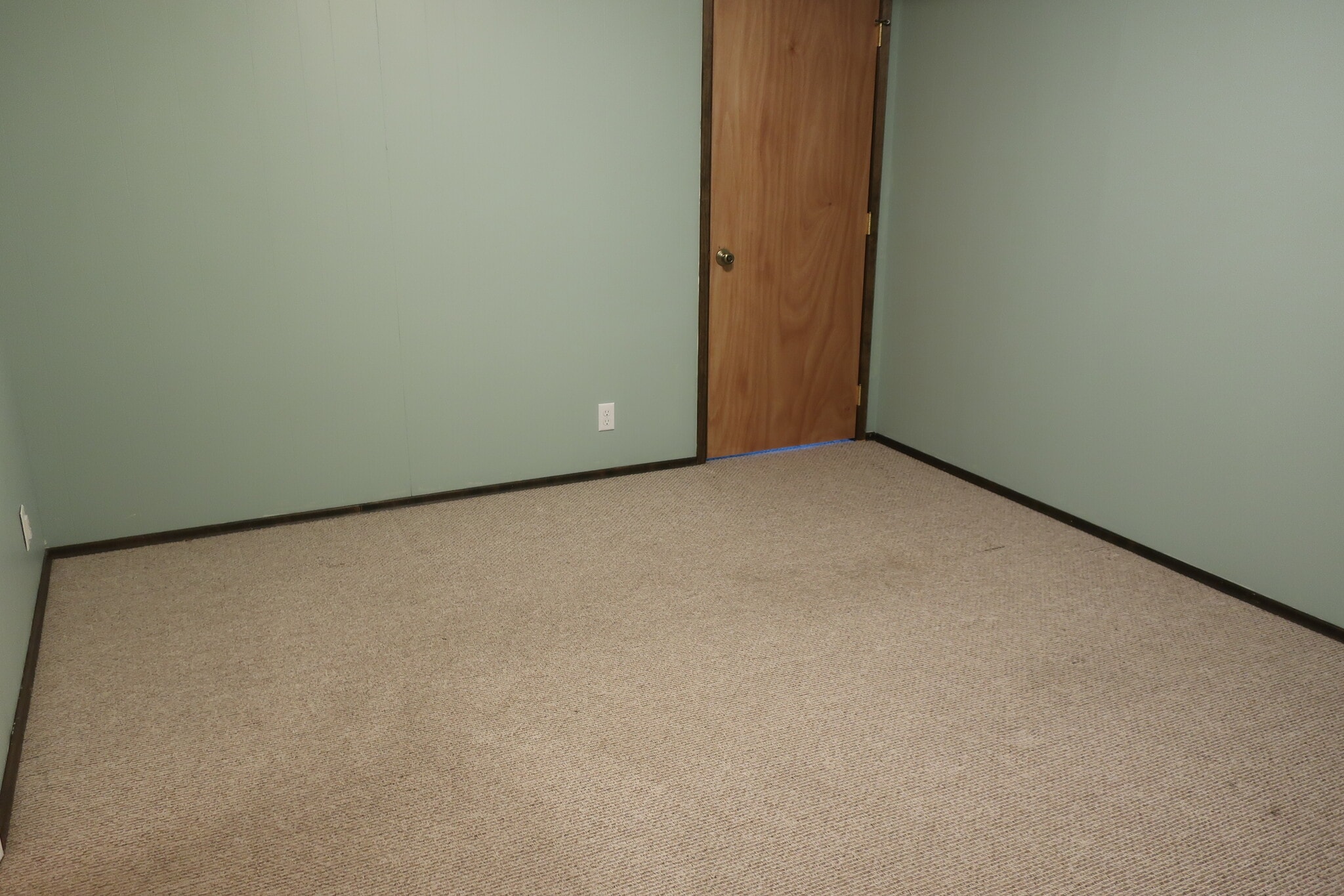 Building Photo - 2405 Lester Rd