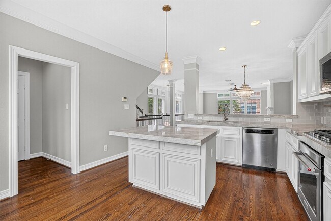 Building Photo - 4107 Woodhead St