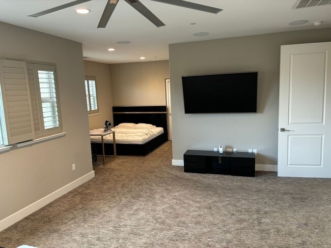 Building Photo - Beautiful home with large backyard in Mountain House