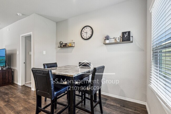 Building Photo - 7145 Pisces Wy
