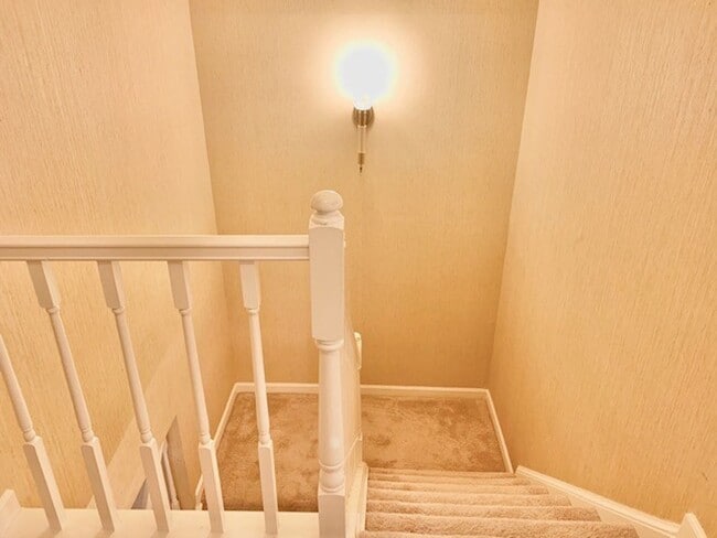 Building Photo - Beautiful home in North Bethesda with atta...