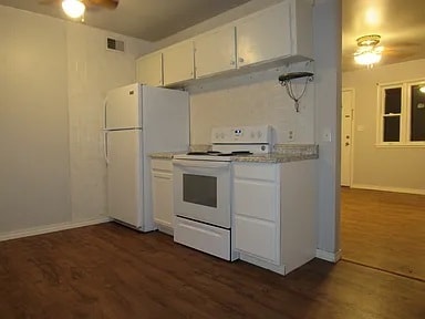 Building Photo - 1813 W 21st St