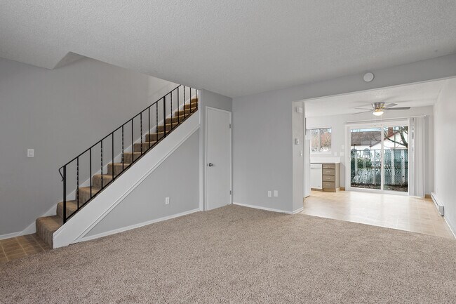 Building Photo - Wetherburne Square Townhomes