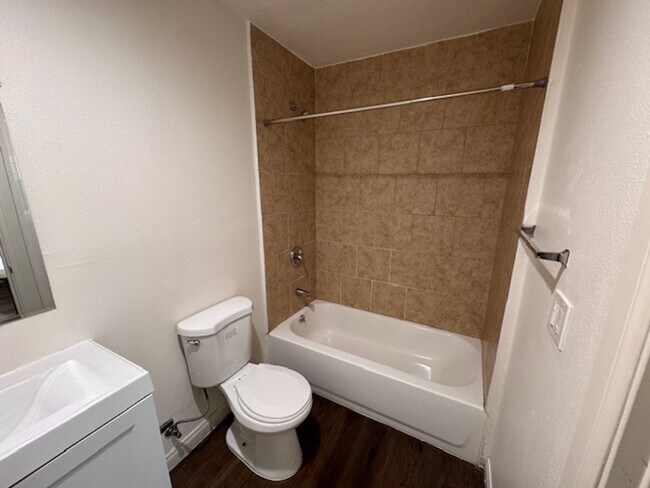 Building Photo - 8637 S Hoover St