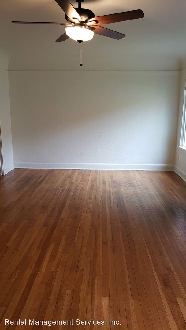 Building Photo - 3087 SE Ankeny St