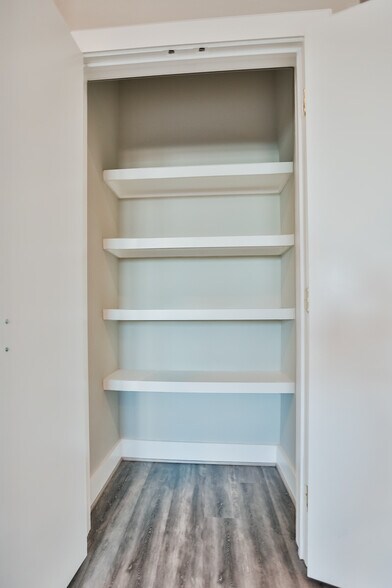 Building Photo - 3245 Dixie Dr