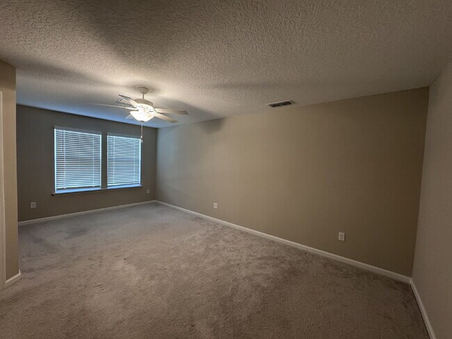 Building Photo - Townhome for Rent in Longleaf Community