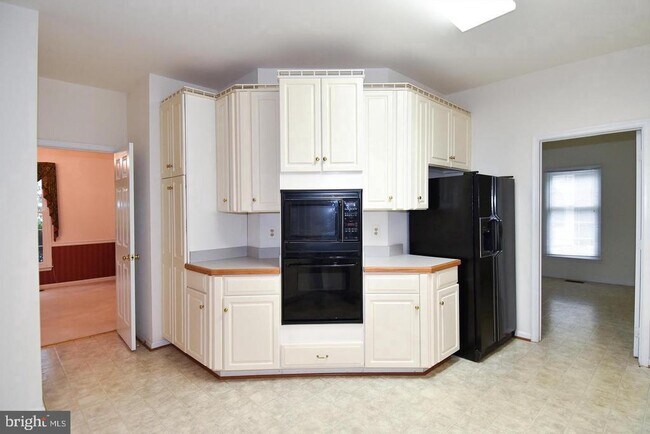 Building Photo - 47313 Grandview Pl