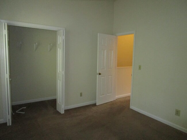 Building Photo - 645 Archdale Dr