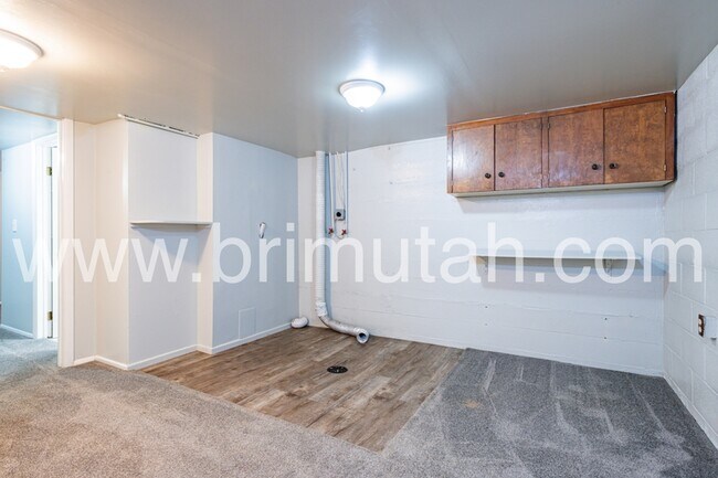 Building Photo - 30 W 1100 S