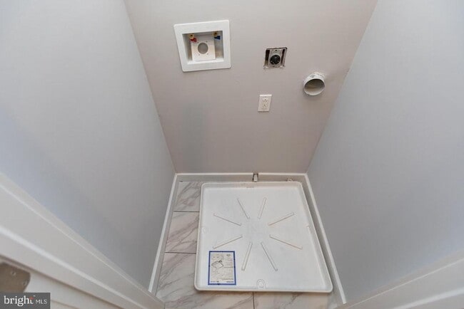 Building Photo - 2230 Frankford Ave