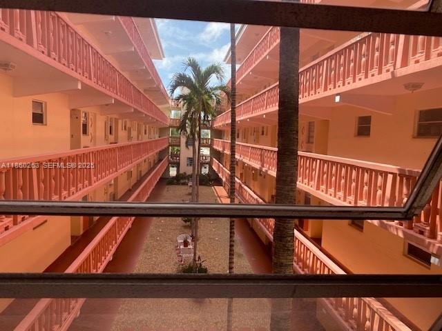 Building Photo - 215 SE 3rd Ave