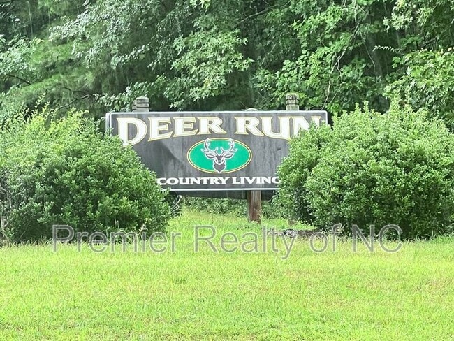 Building Photo - 273 Deer Run Dr