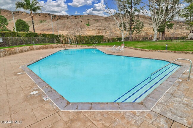 Building Photo - 12057 Falcon Crest Way