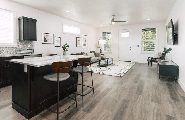 Building Photo - 1428 S Colorado Ave