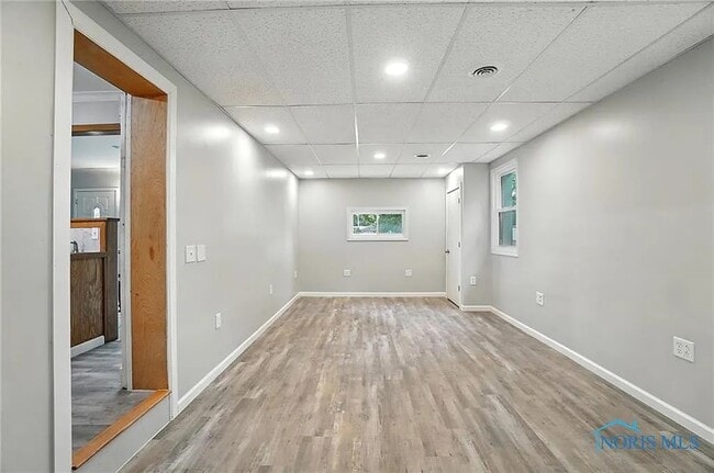 Building Photo - 533 W 8th St