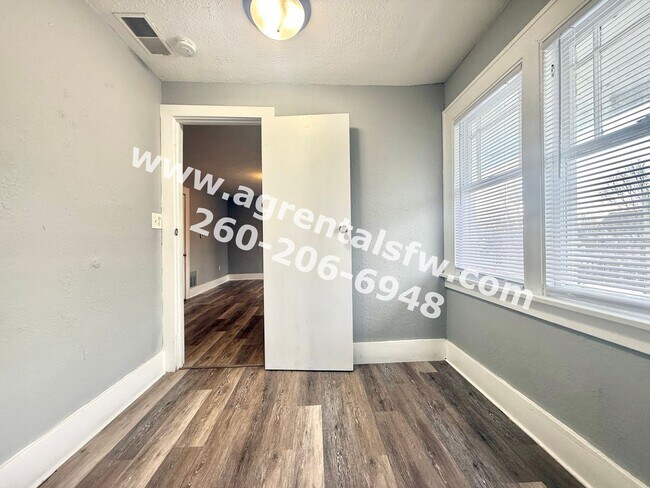 Building Photo - 209 S West St