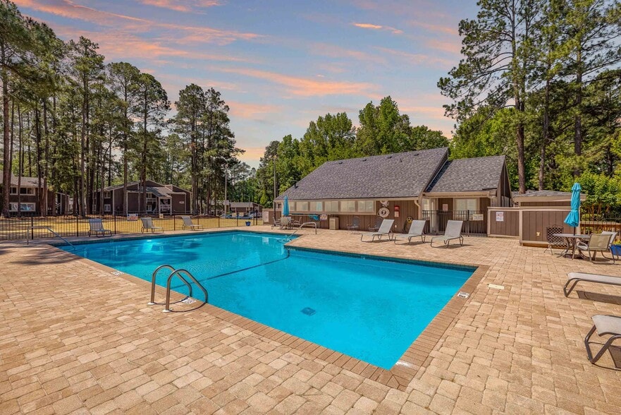 Keystone Apartments 425 Woodstream Trl Fayetteville NC 28314