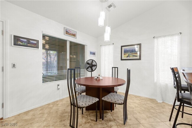 Building Photo - 2800 Linkview Dr