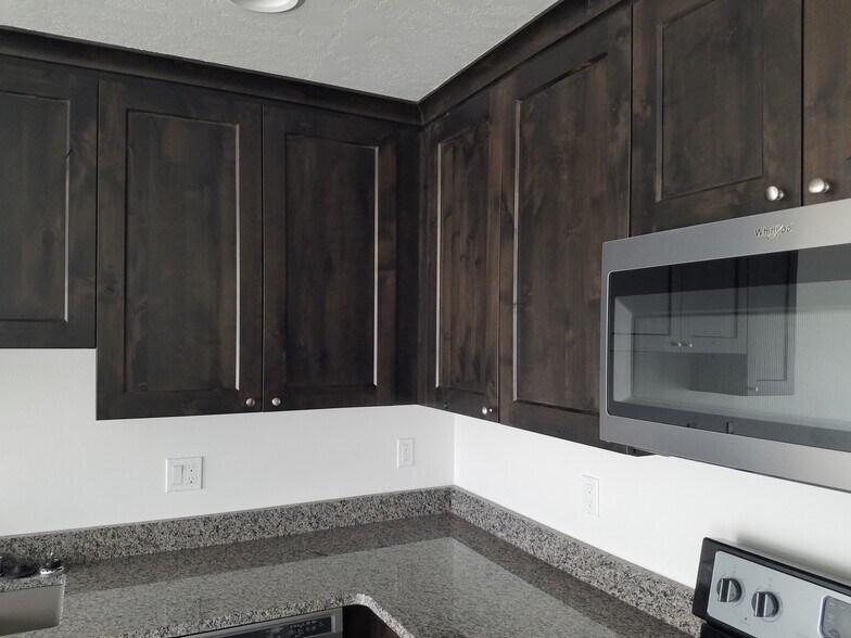 Building Photo - 6905 Sully Ln