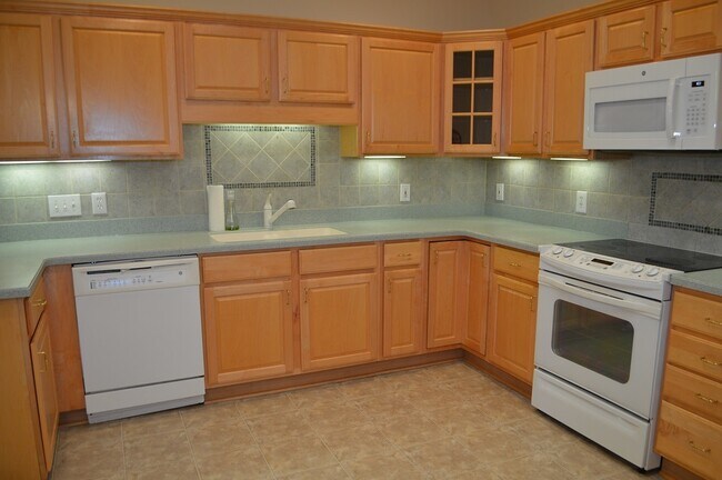 Building Photo - 210 Baines Ct