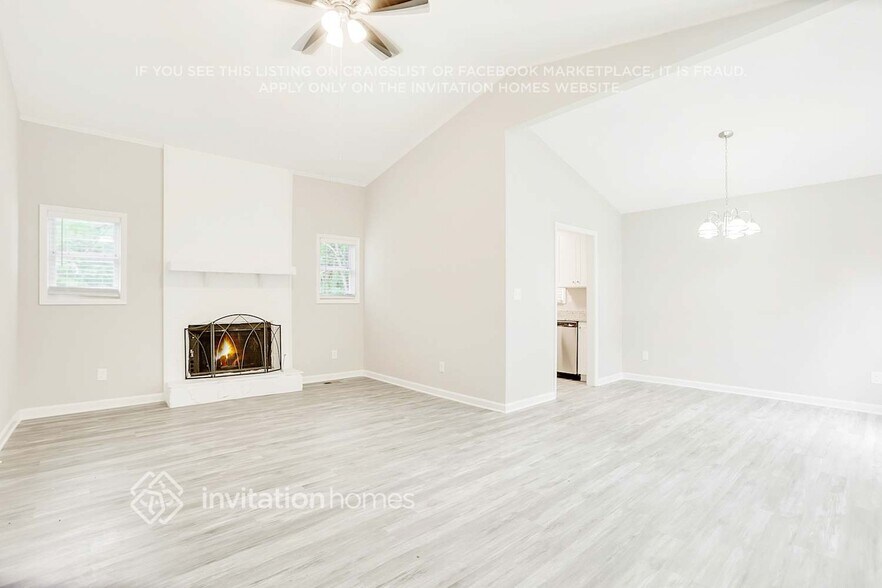 Building Photo - 3442 Mustang Dr