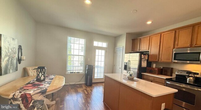 Building Photo - 14050 Cannondale Way