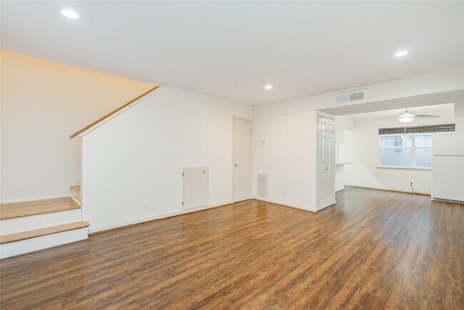 Building Photo - 1433 Cedar Post Ln