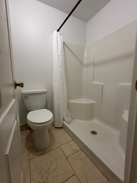 Master Bath - 320 37th Ave NE