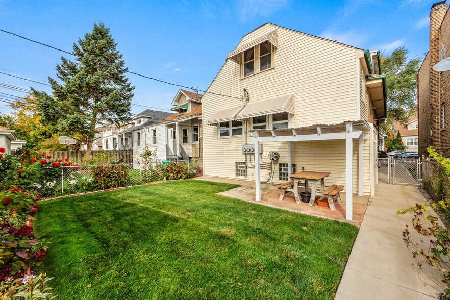 Backyard - 4937 W Schubert Ave