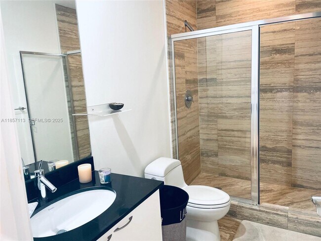 Building Photo - 16001 Collins Ave