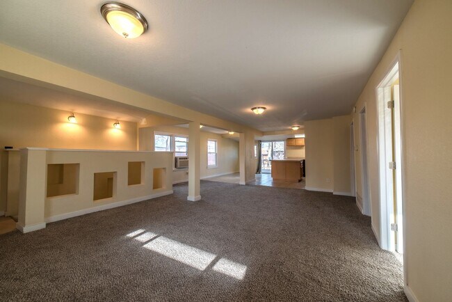 Building Photo - 4-bed, 2-bath home with large back yard