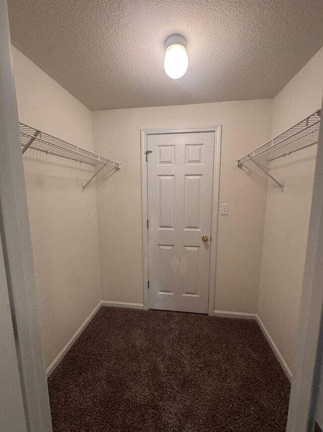 Building Photo - 3410 E St Charles Rd